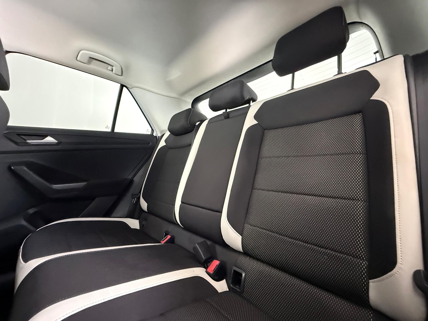 Used Volkswagen T-Roc 2018 for sale - 77181170: Photo 15