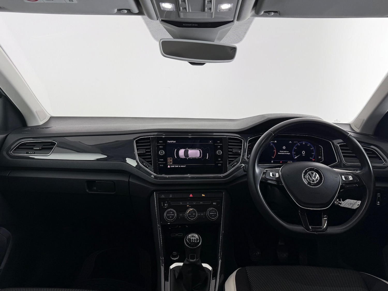 Used Volkswagen T-Roc 2018 for sale - 77181170: Photo 16