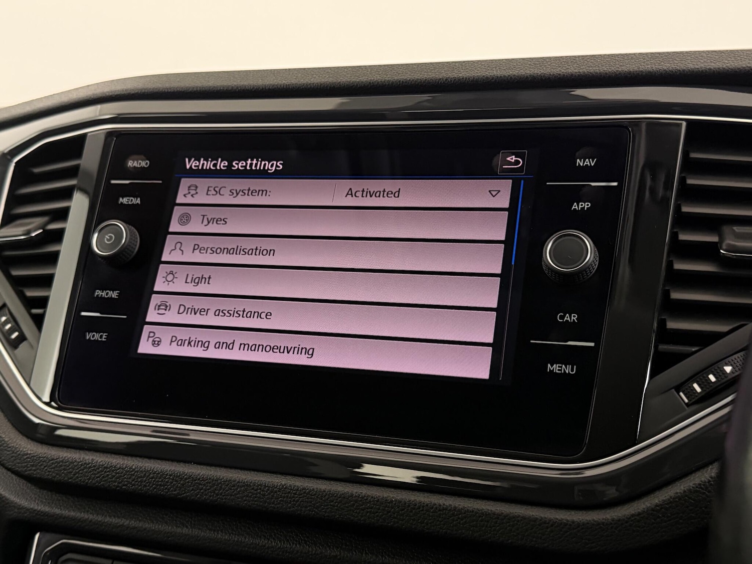 Used Volkswagen T-Roc 2018 for sale - 77181170: Photo 24