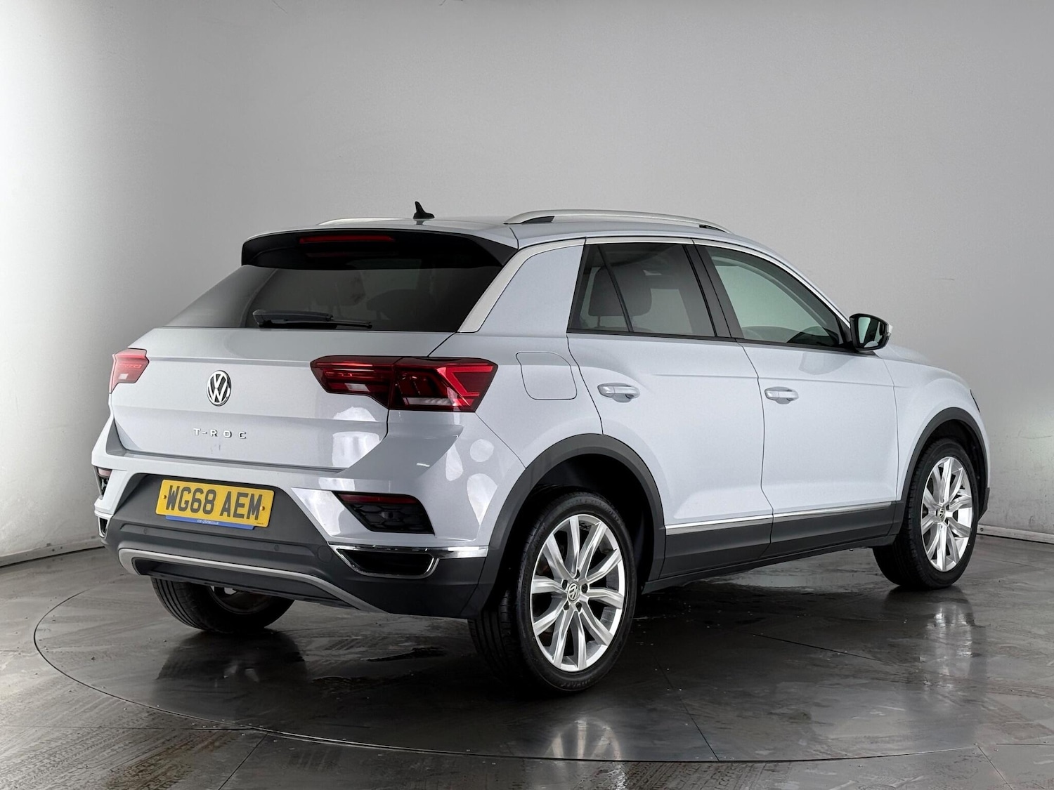 Used Volkswagen T-Roc 2018 for sale - 77181170: Photo 4