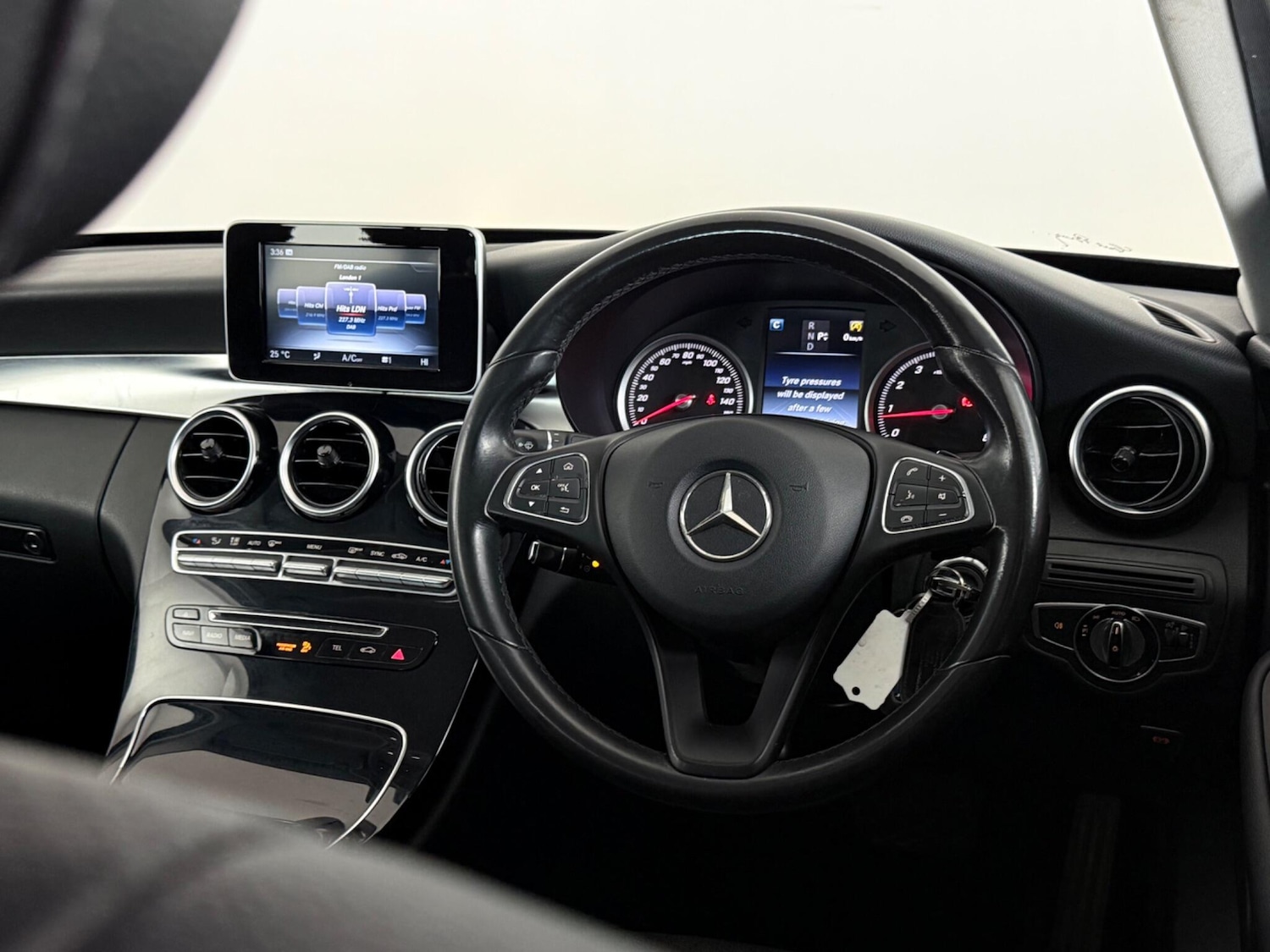 Used Mercedes-Benz C Class 2016 for sale - 77998136: Photo 16