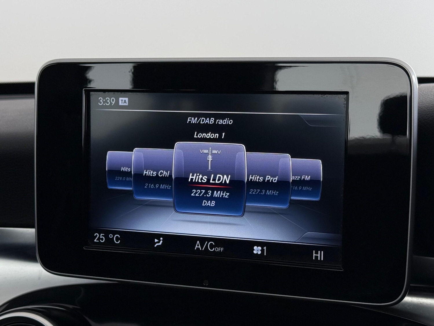 Used Mercedes-Benz C Class 2016 for sale - 77998136: Photo 30