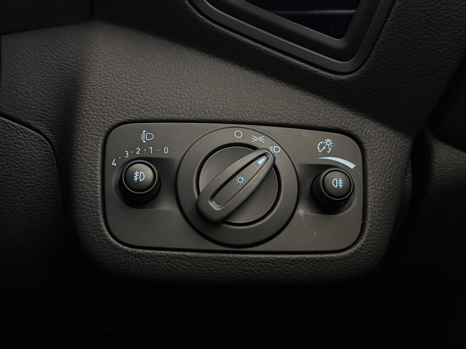 Used Ford Kuga 2018 for sale - 76468684: Photo 27