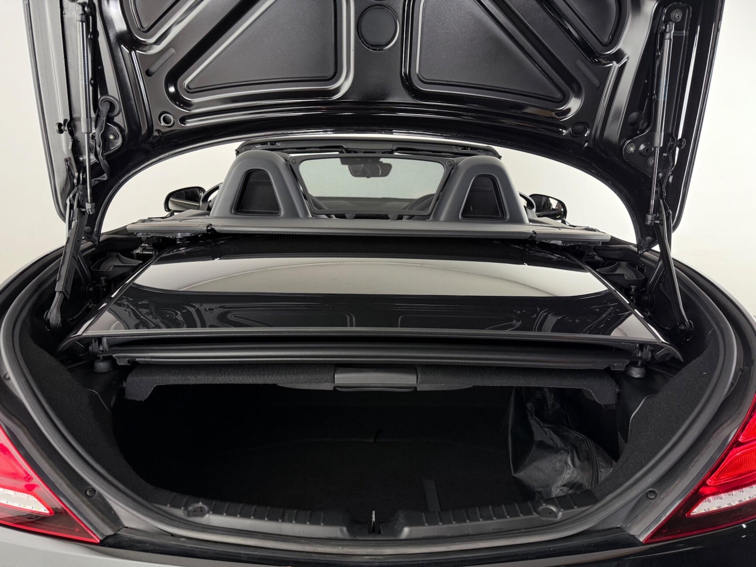 Used Mercedes-Benz SLC 2018 for sale - 77243365: Photo 10