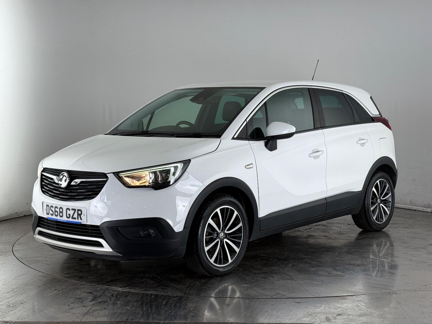 Used Vauxhall Crossland X 2018 for sale - 77243351: Photo 2