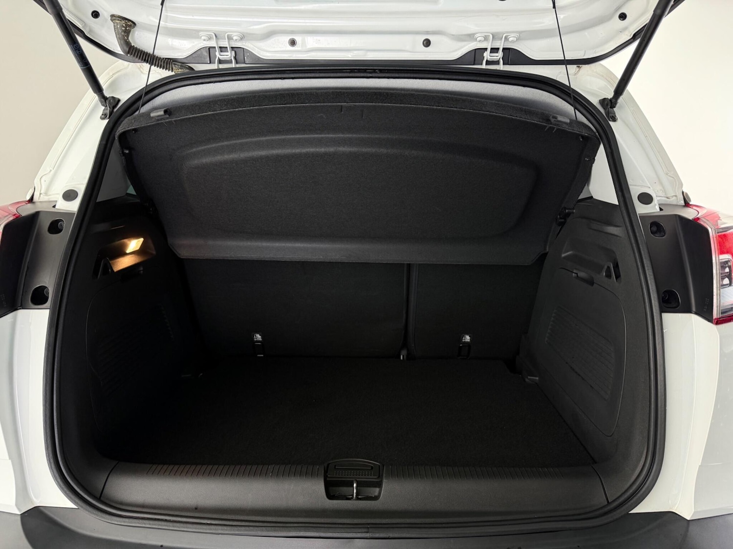 Used Vauxhall Crossland X 2018 for sale - 77243351: Photo 8