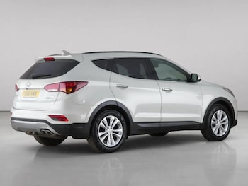 Used Hyundai Santa Fe 2016 for sale - 78947654: Photo