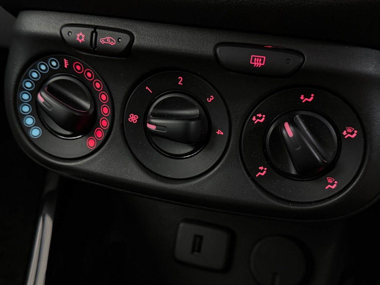 Used Vauxhall Corsa 2017 for sale - 77181215: Photo 25