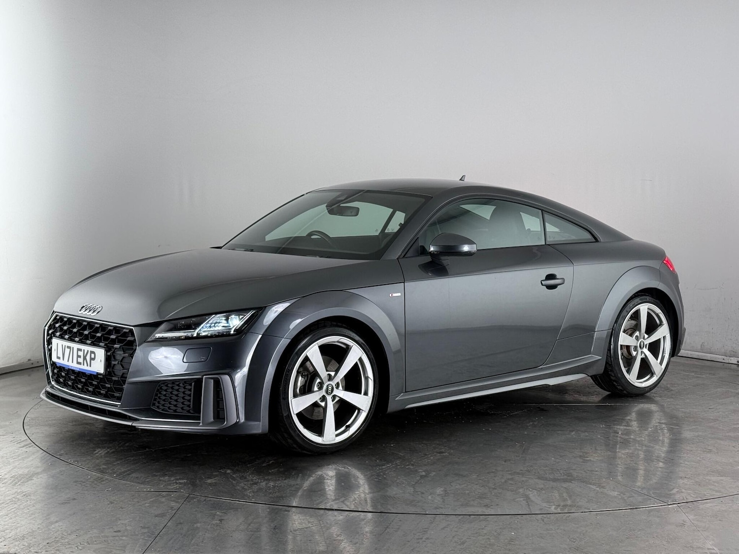 Used Audi TT 2021 for sale - 77181023: Photo 2