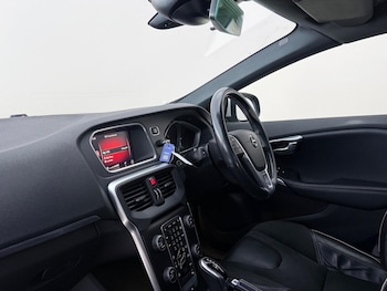 Used Volvo V40 2019 for sale - 78676802: Photo