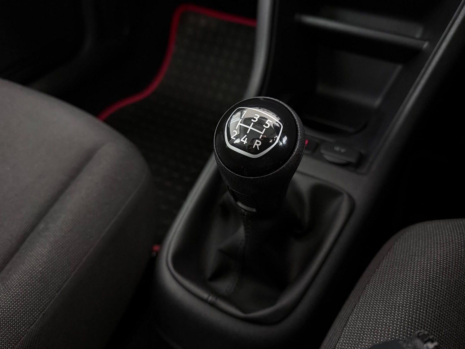 Used Volkswagen up! 2018 for sale - 77221576: Photo 28