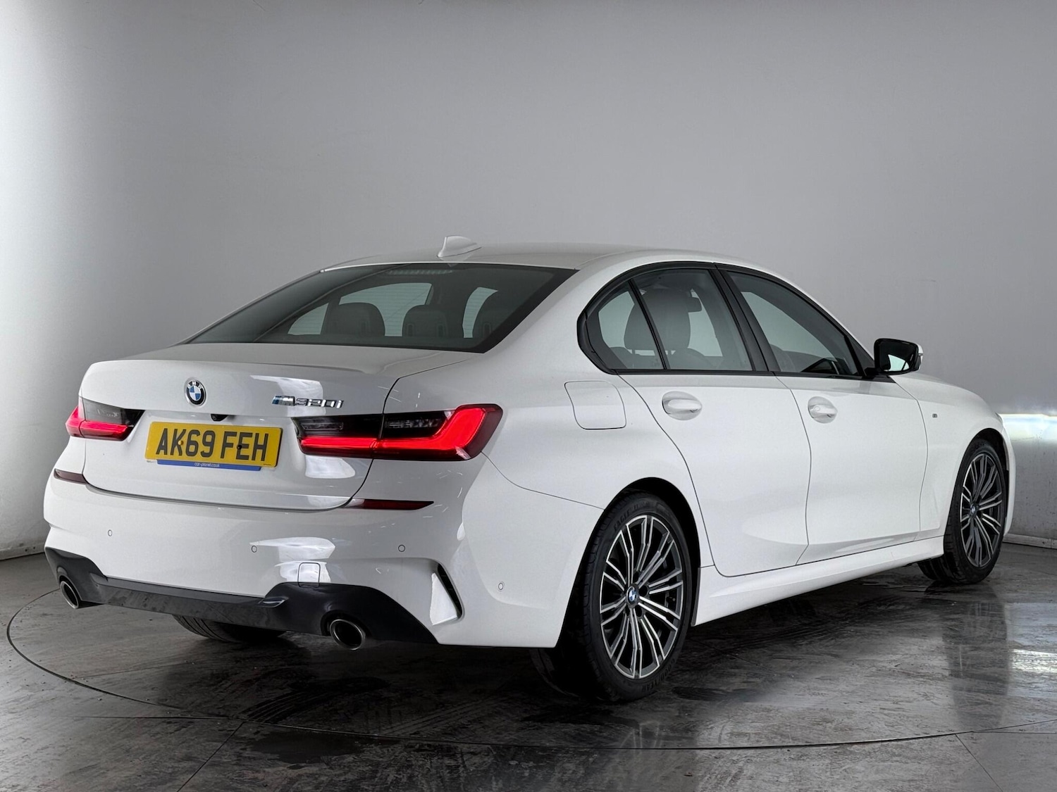 Used BMW 3 Series 2019 for sale - 77497597: Photo 3