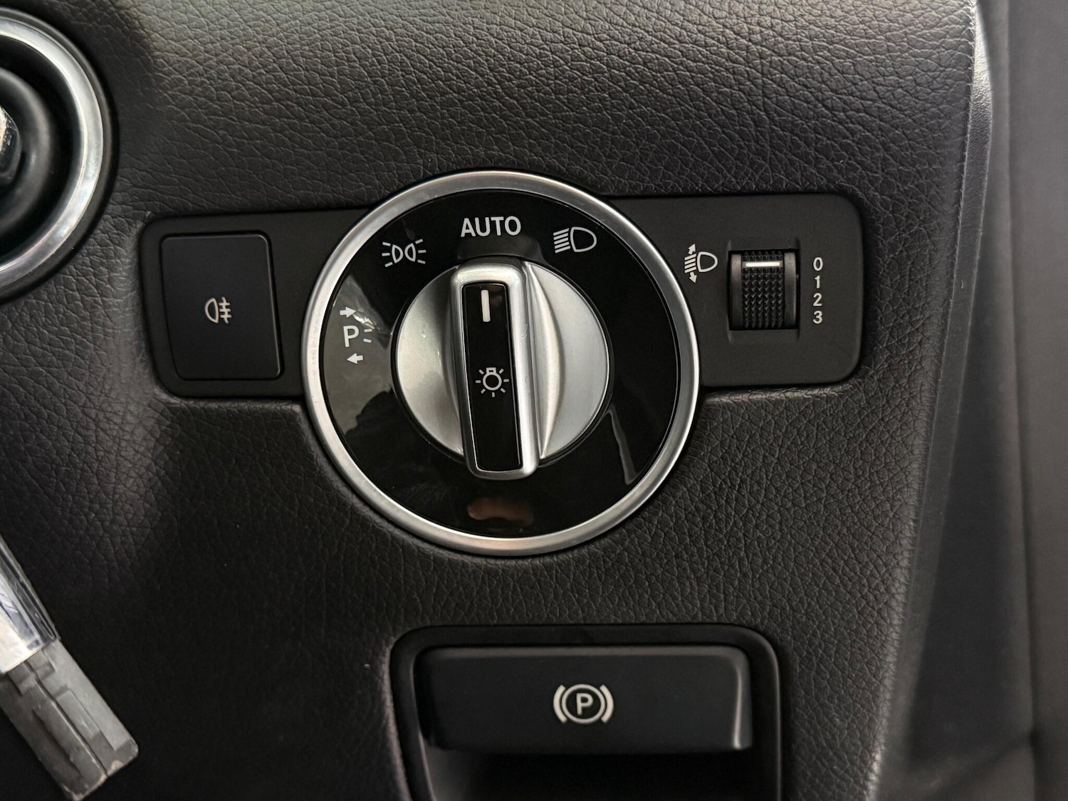 Used Mercedes-Benz SLC 2017 for sale - 77222727: Photo 19