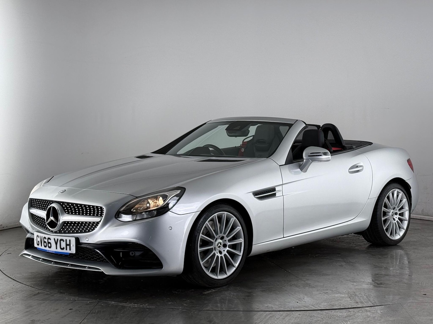 Used Mercedes-Benz SLC 2017 for sale - 77222727: Photo 2