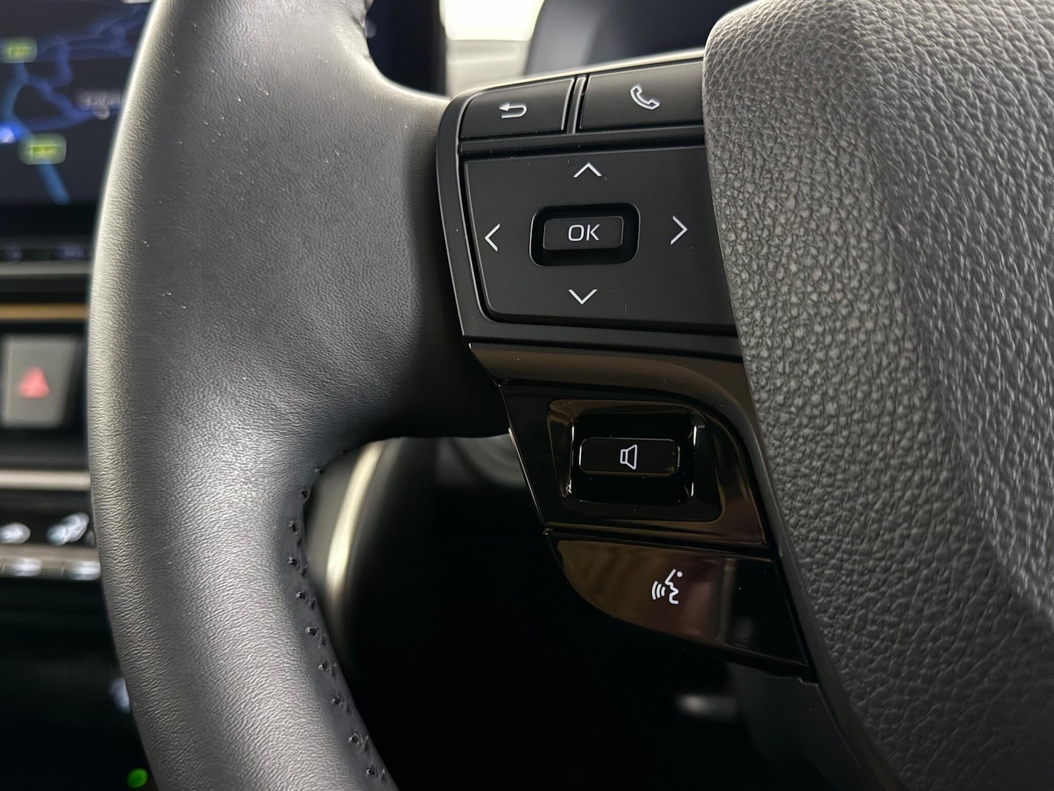 Used Toyota C-HR 2024 for sale - 77221643: Photo 23