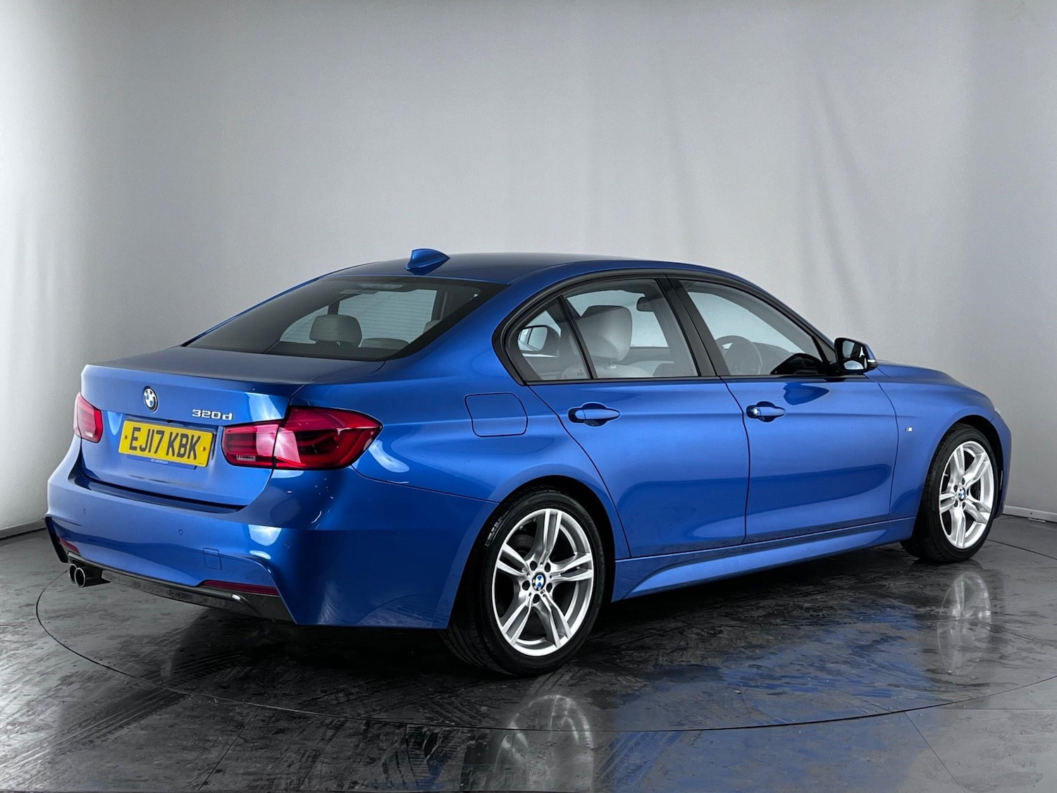 Used BMW 3 Series 2017 for sale - 77217030: Photo 4