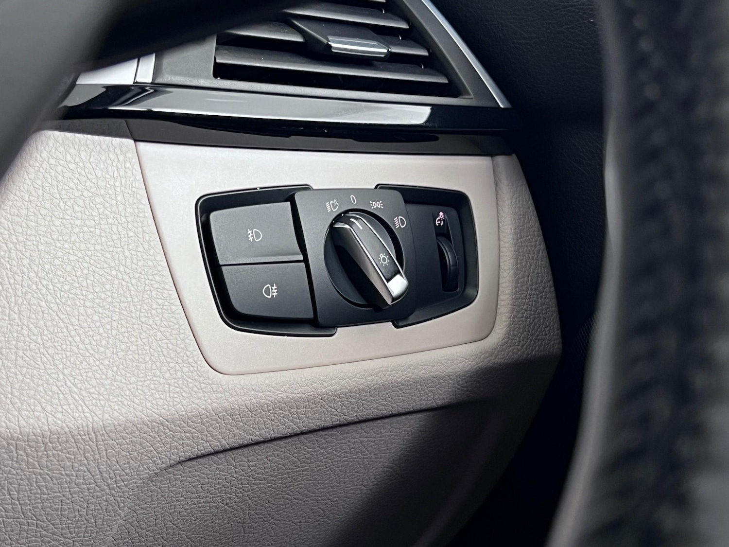 Used BMW 3 Series 2017 for sale - 77217030: Photo 41