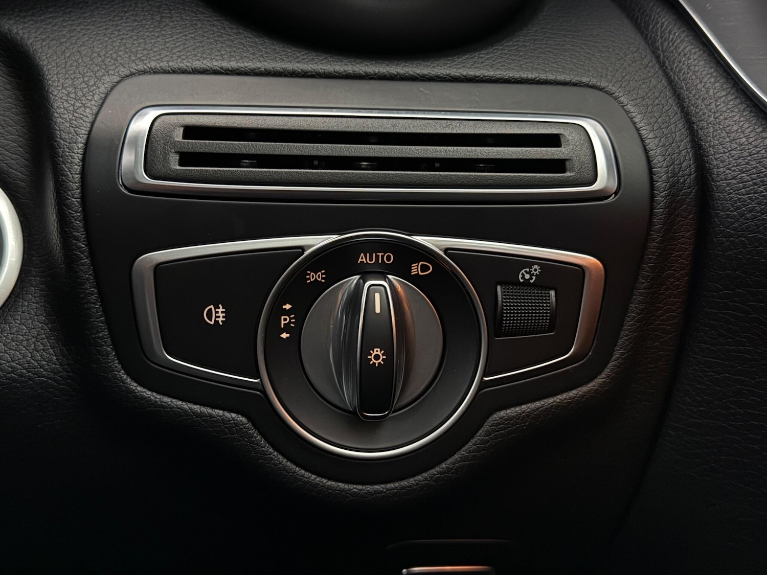 Used Mercedes-Benz C Class 2018 for sale - 77221816: Photo 33