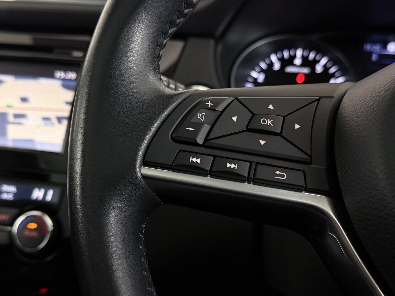 Used Nissan Qashqai for sale - 76468107: Photo 24