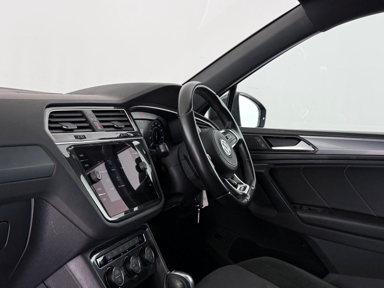 Used Volkswagen Tiguan 2018 for sale - 77587416: Photo 10