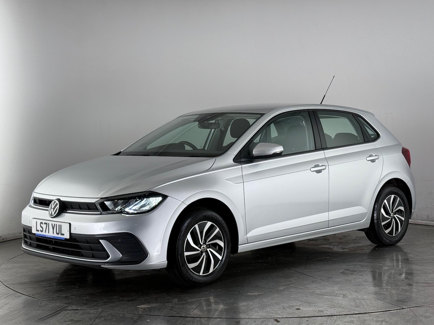 Used Volkswagen Polo 2021 for sale - 77587423: Photo 3