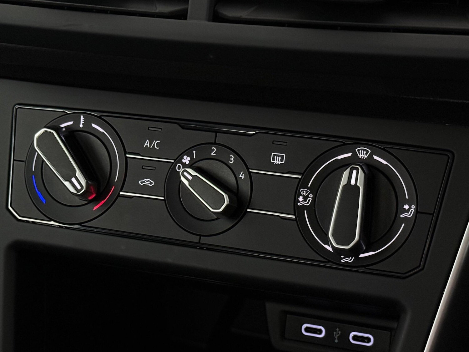 Used Volkswagen Polo 2021 for sale - 77587423: Photo 34