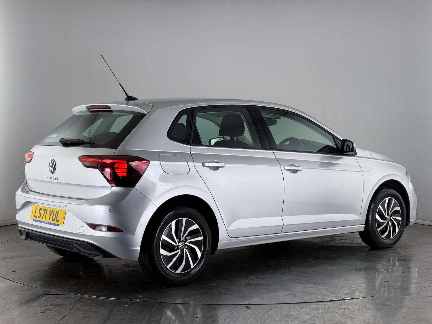 Used Volkswagen Polo 2021 for sale - 77587423: Photo 6