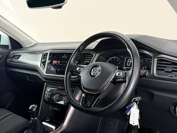 Used Volkswagen T-Roc 2018 for sale - 79615822: Photo