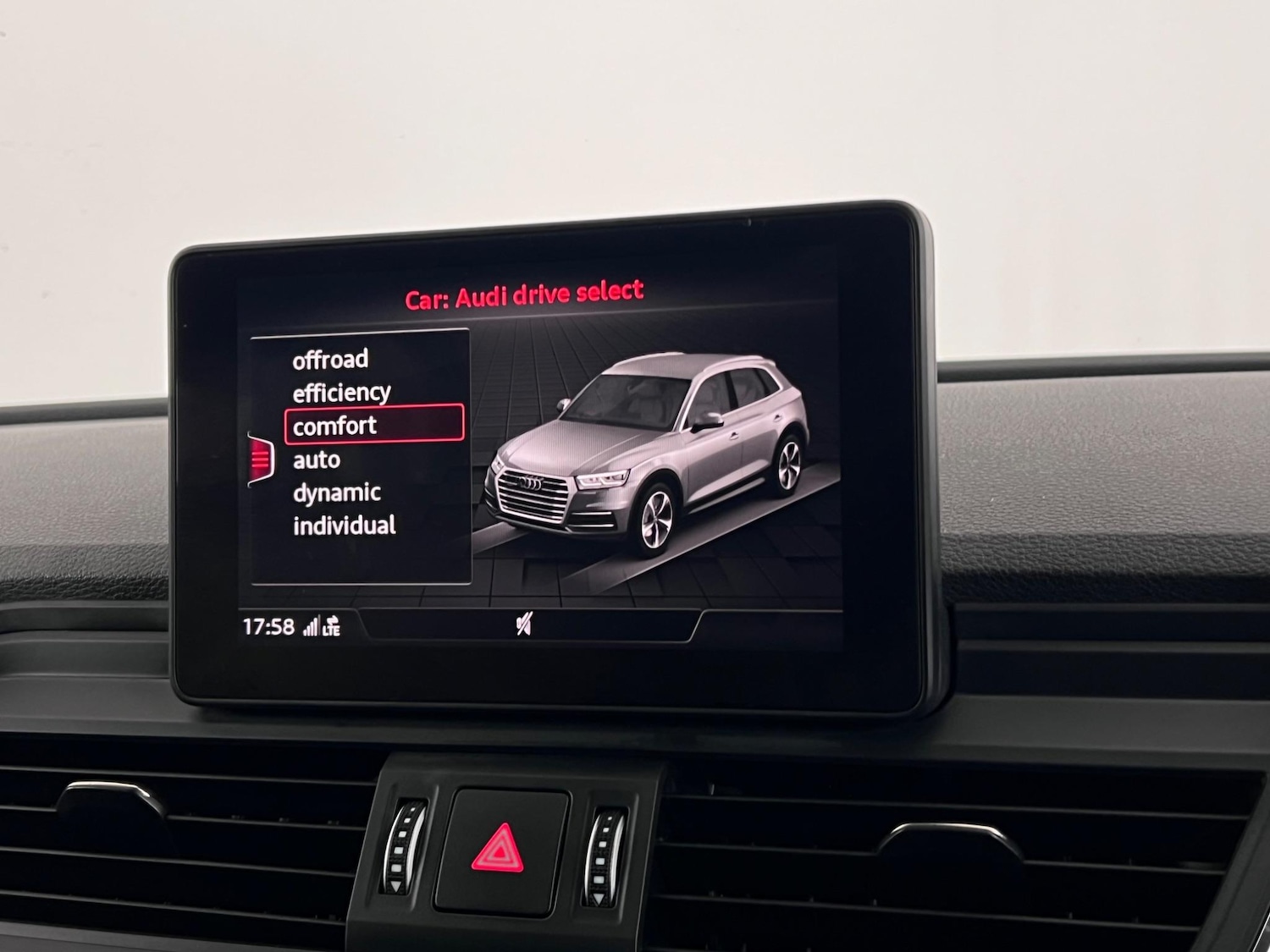 Used Audi Q5 2017 for sale - 76608341: Photo 31