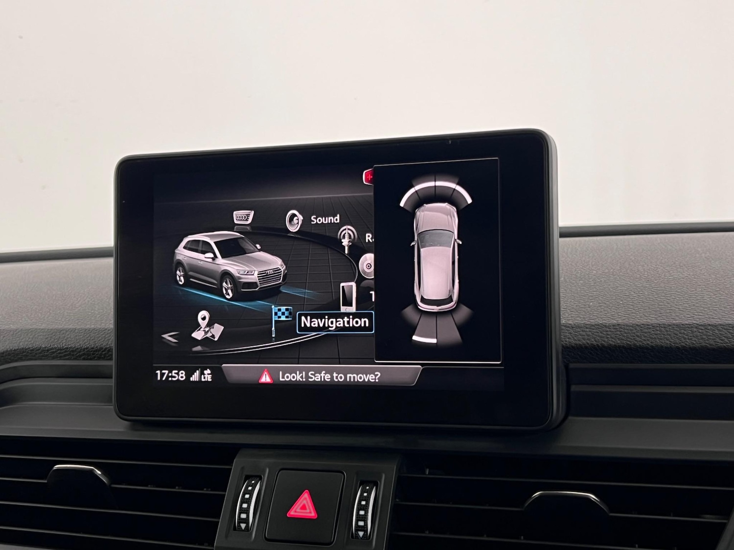 Used Audi Q5 2017 for sale - 76608341: Photo 32