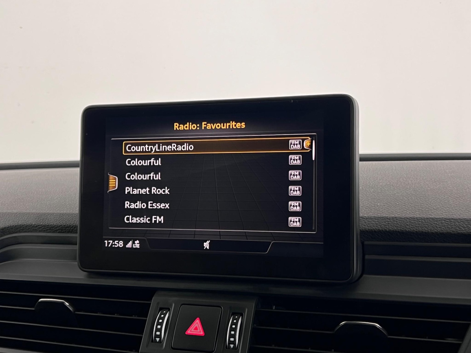 Used Audi Q5 2017 for sale - 76608341: Photo 35