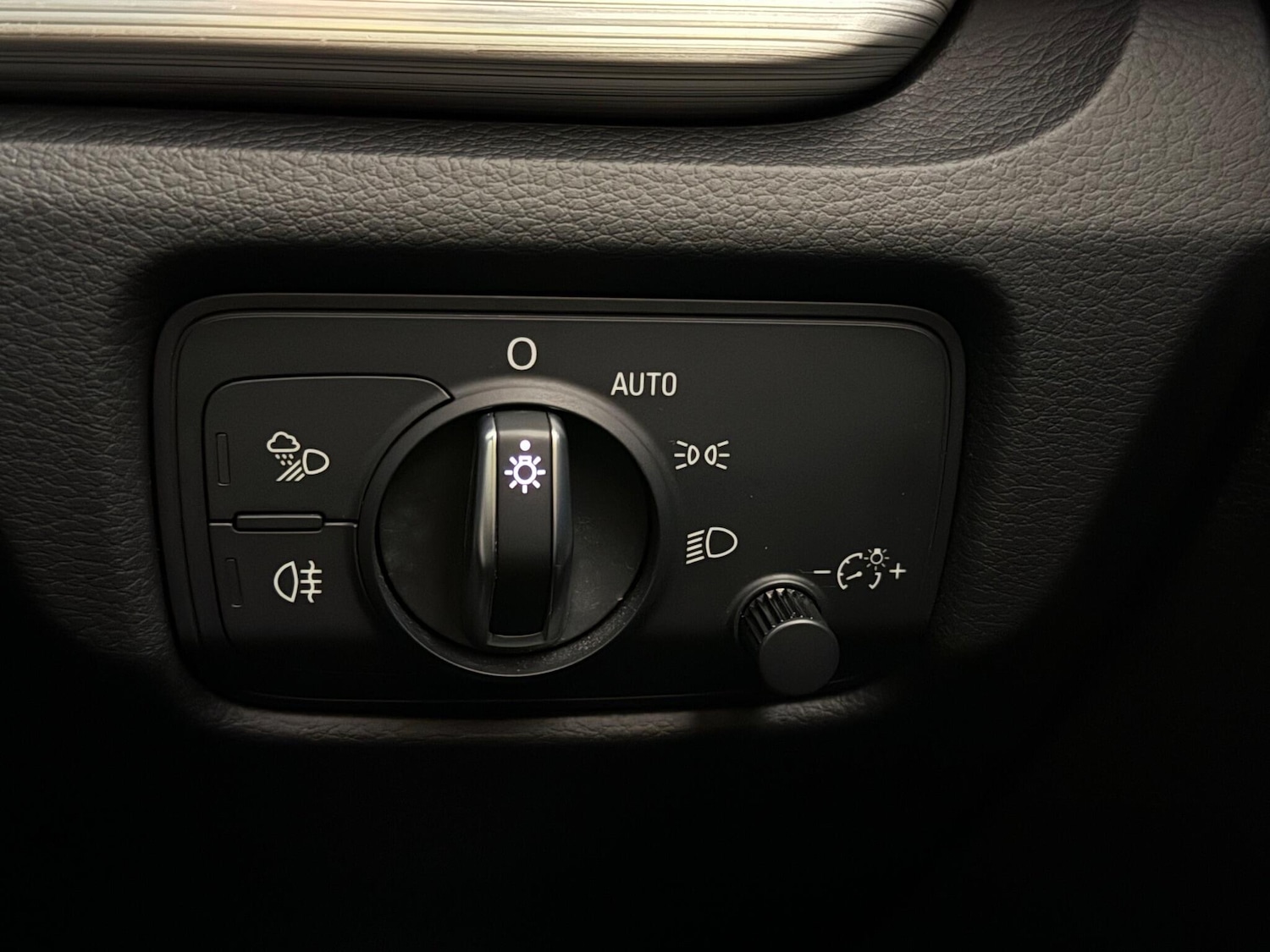 Used Audi A3 Cabriolet 2017 for sale - 77970778: Photo 37