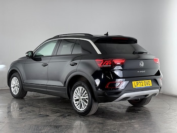 Used Volkswagen T-Roc 2023 for sale - 77684482: Photo