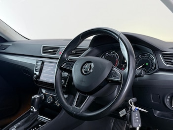 Used Skoda Superb 2016 for sale - 78947670: Photo