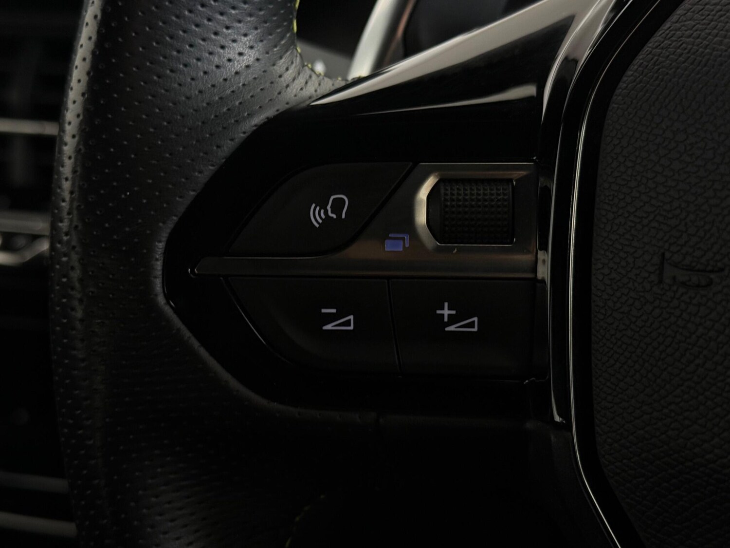 Used Peugeot 2008 2022 for sale - 77412514: Photo 17