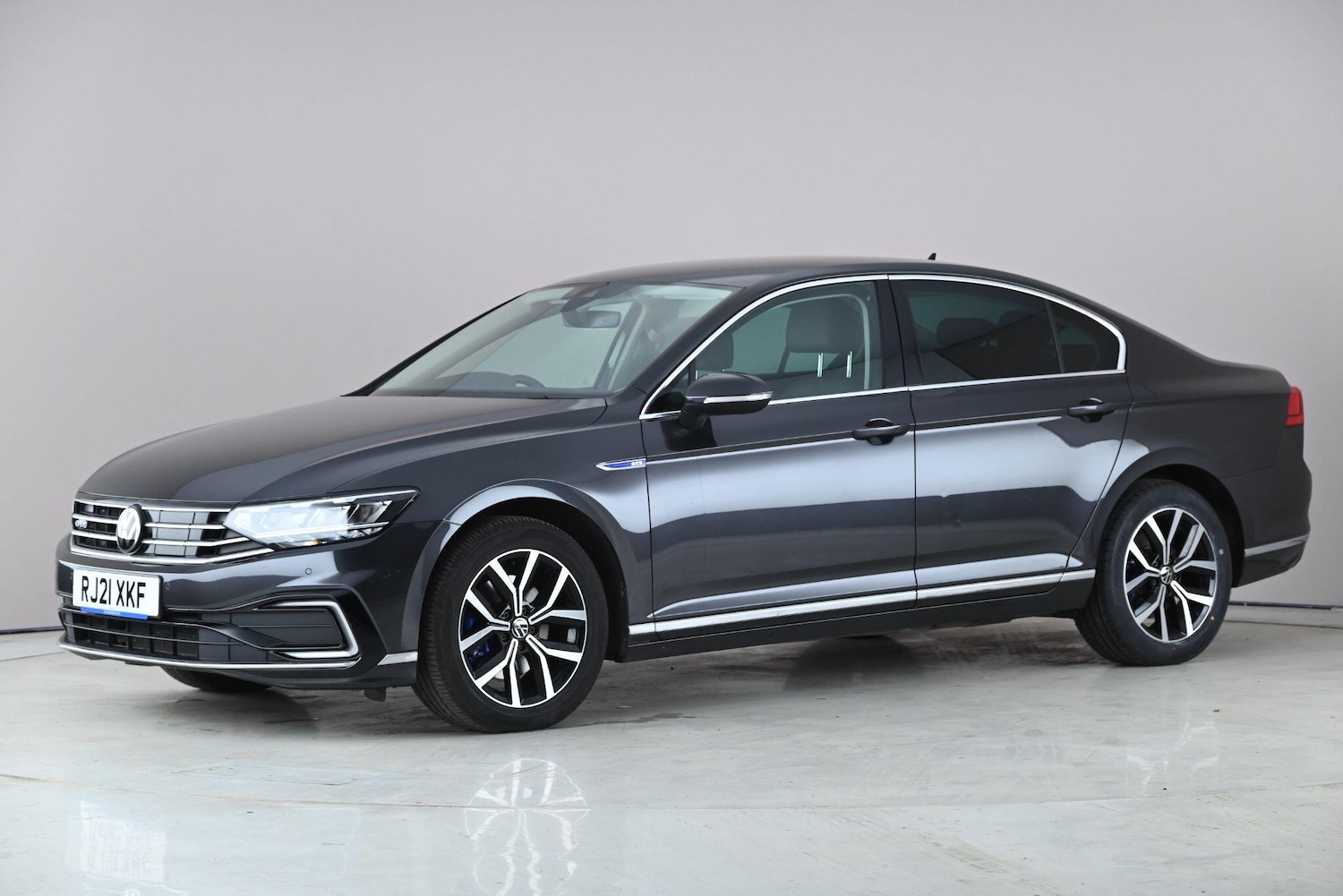 Used Volkswagen Passat 2021 for sale - 78215165: Photo 2