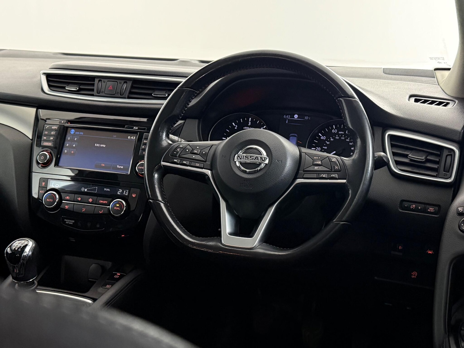 Used Nissan Qashqai 2017 for sale - 77222263: Photo 17