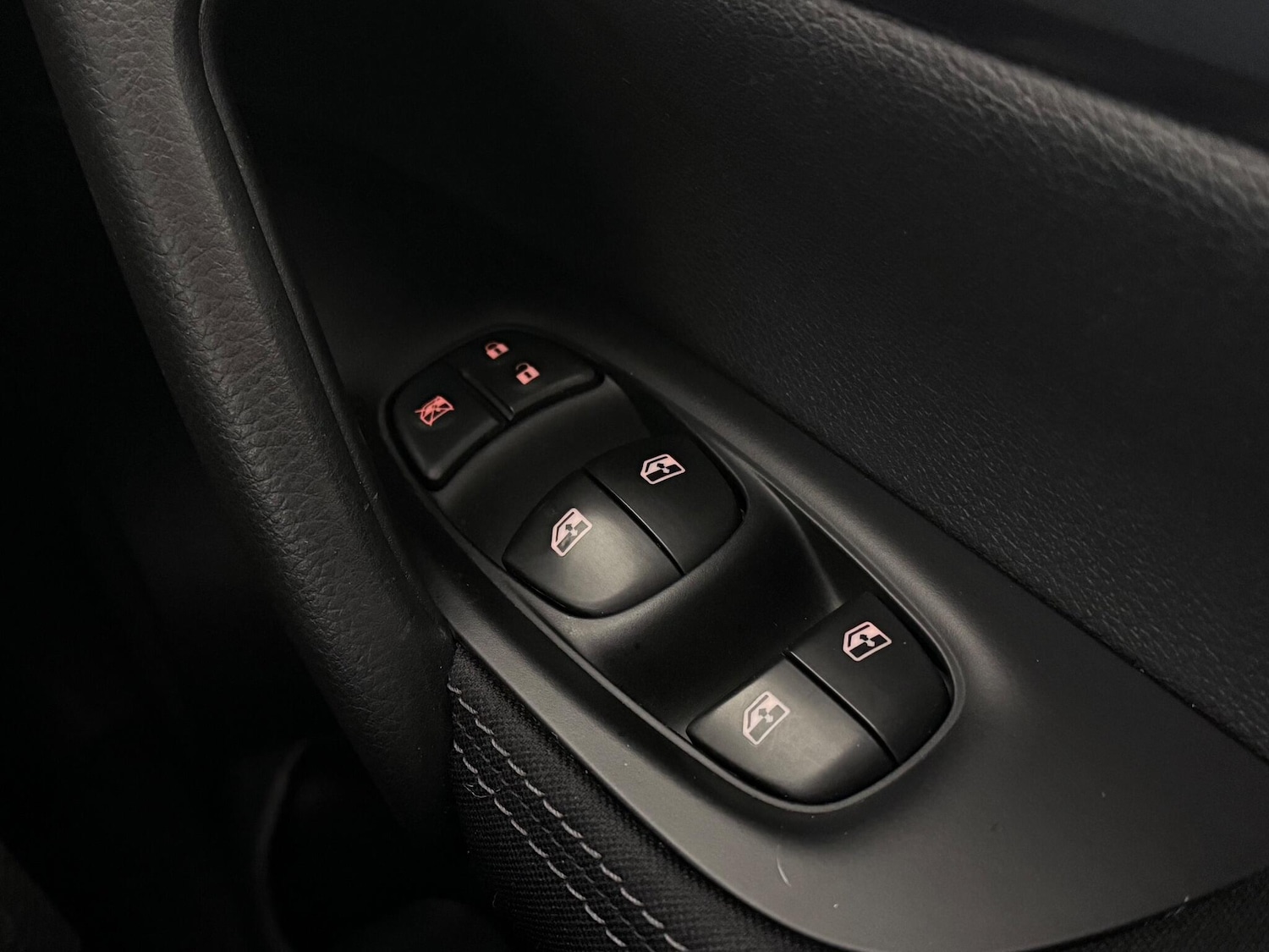 Used Nissan Qashqai 2017 for sale - 77222263: Photo 23