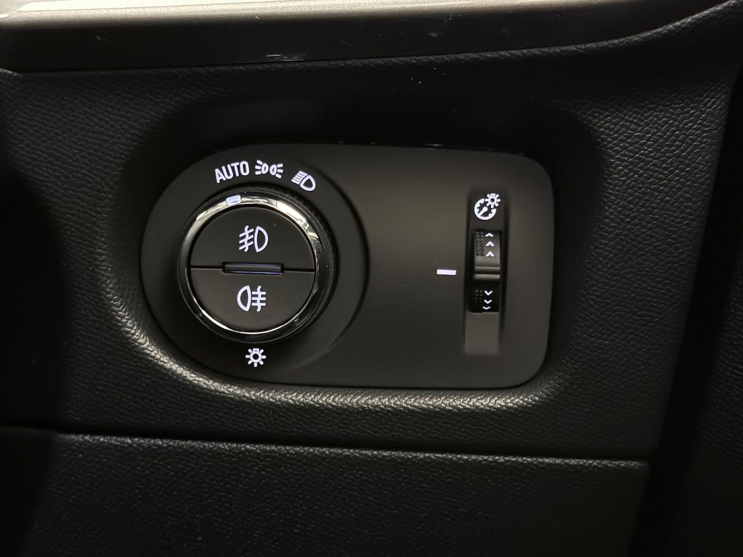 Used Vauxhall Mokka 2023 for sale - 77260381: Photo 34