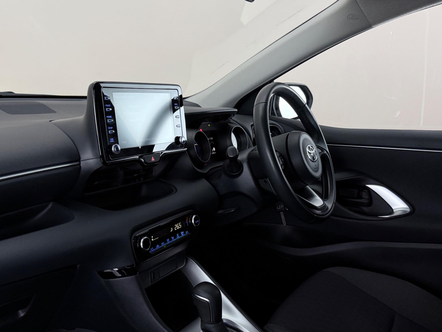 Used Toyota Yaris 2023 for sale - 78185854: Photo 11