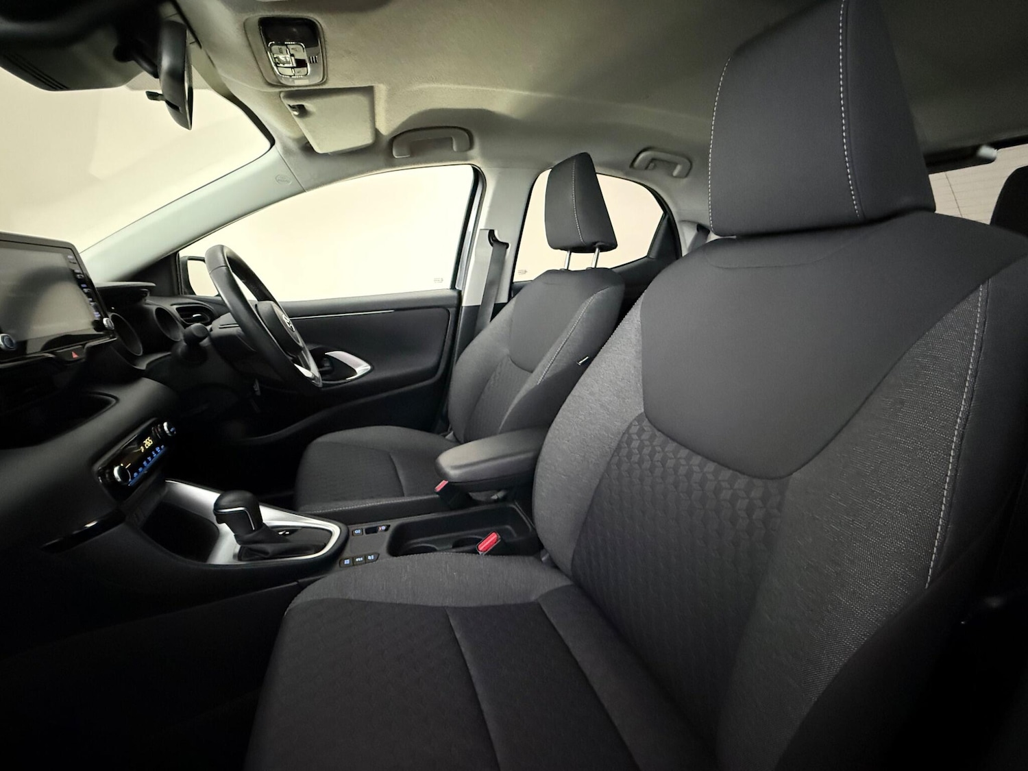 Used Toyota Yaris 2023 for sale - 78185854: Photo 12