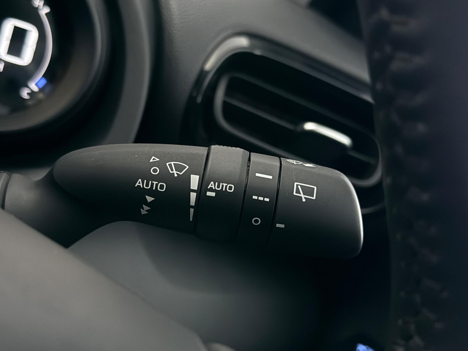 Used Toyota Yaris 2023 for sale - 78185854: Photo 17