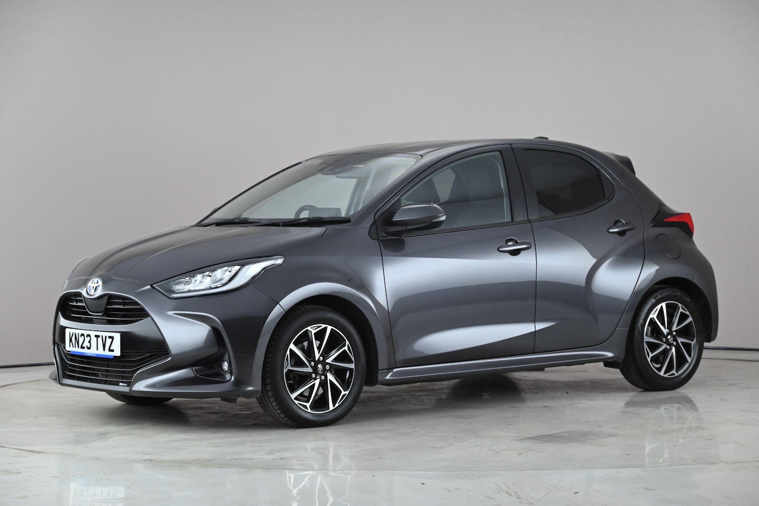 Used Toyota Yaris 2023 for sale - 78185854: Photo 2