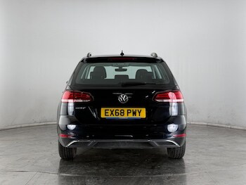 Used Volkswagen Golf 2018 for sale - 77647220: Photo