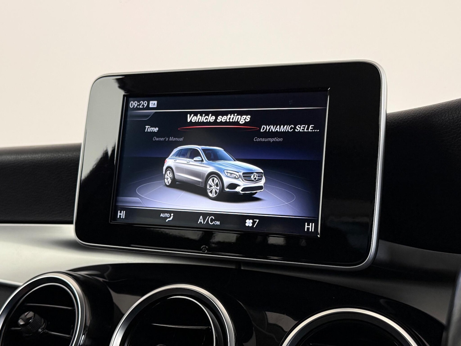 Used Mercedes-Benz GLC 2019 for sale - 77180803: Photo 32