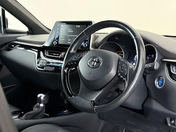 Used Toyota C-HR 2021 for sale - 79533714: Photo