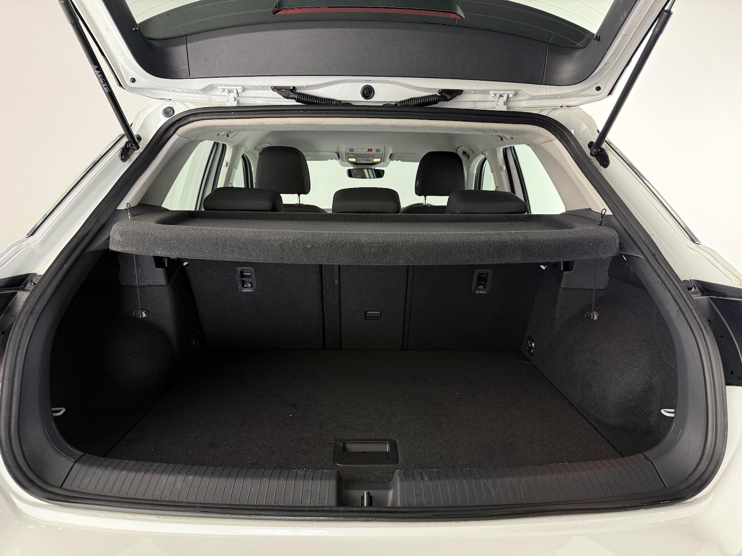 Used Volkswagen T-Roc 2022 for sale - 76926086: Photo 11