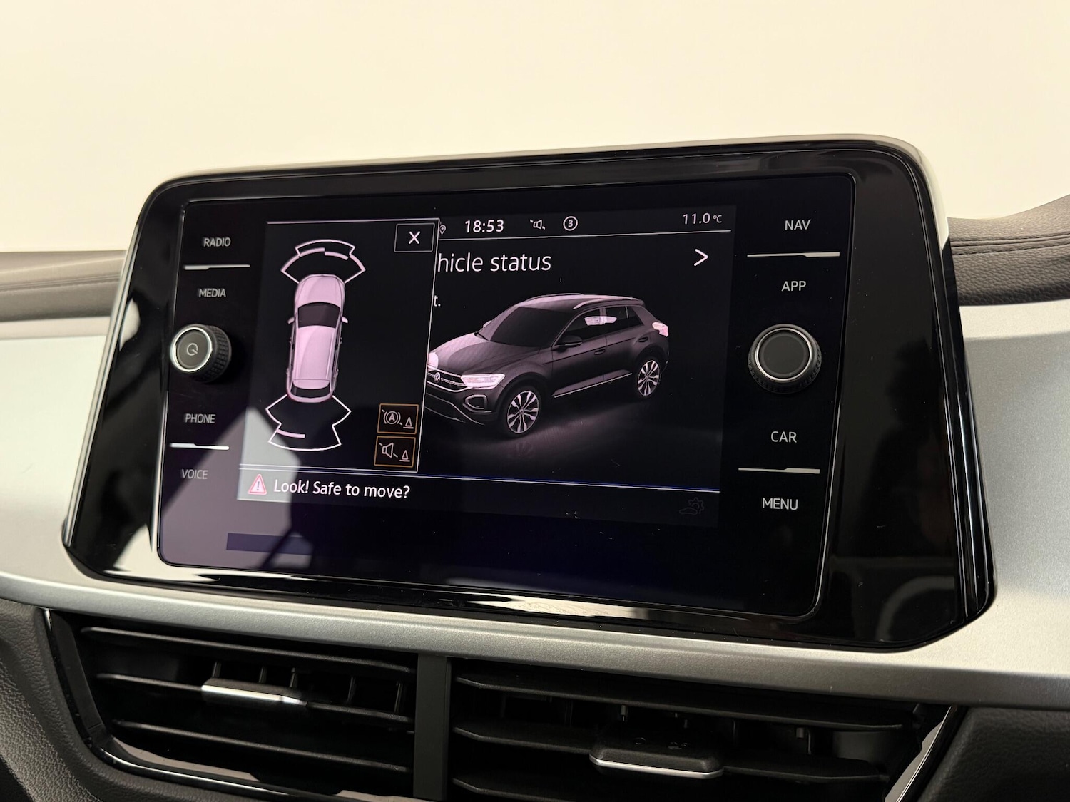 Used Volkswagen T-Roc 2022 for sale - 76926086: Photo 28