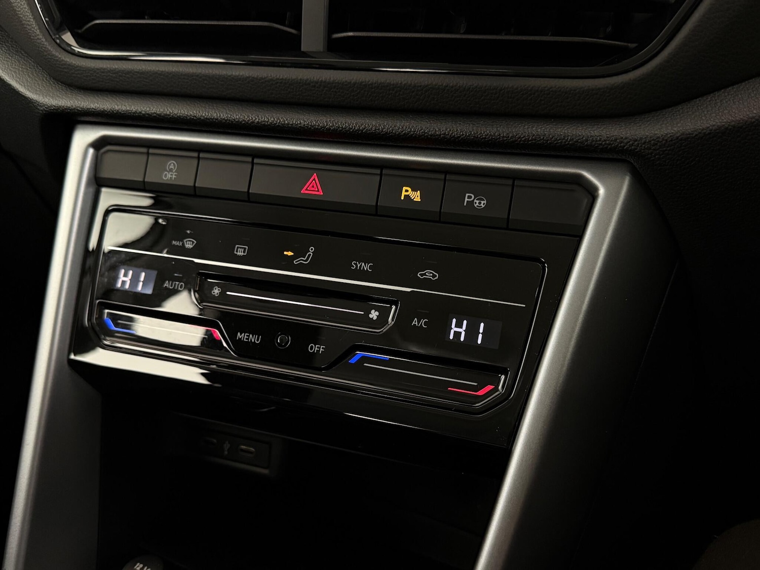 Used Volkswagen T-Roc 2022 for sale - 76926086: Photo 42