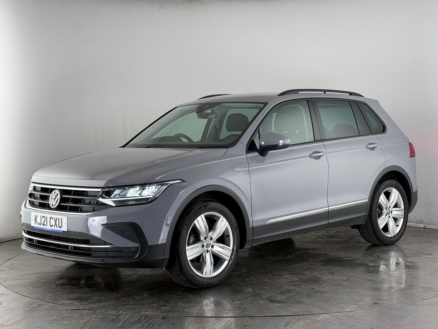 Used Volkswagen Tiguan 2021 for sale - 76898649: Photo 3